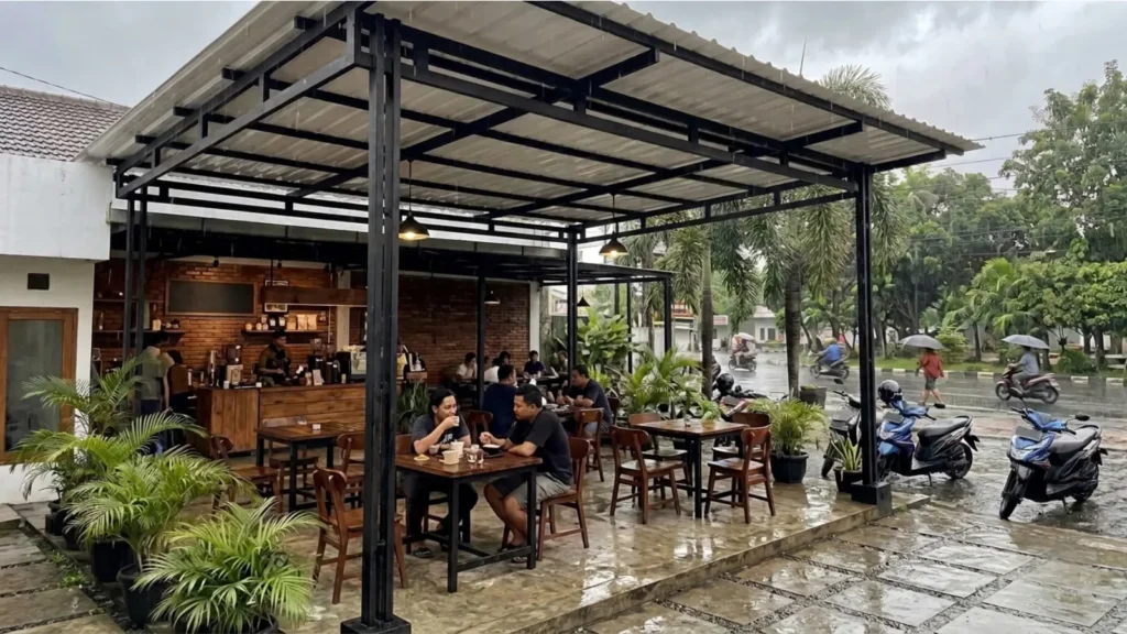 Cafe yang menggunakan atap UPVC