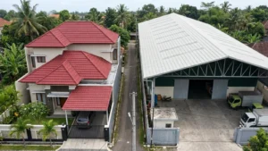 Perbedaan Kebutuhan Atap Rumah dan Bangunan Industri